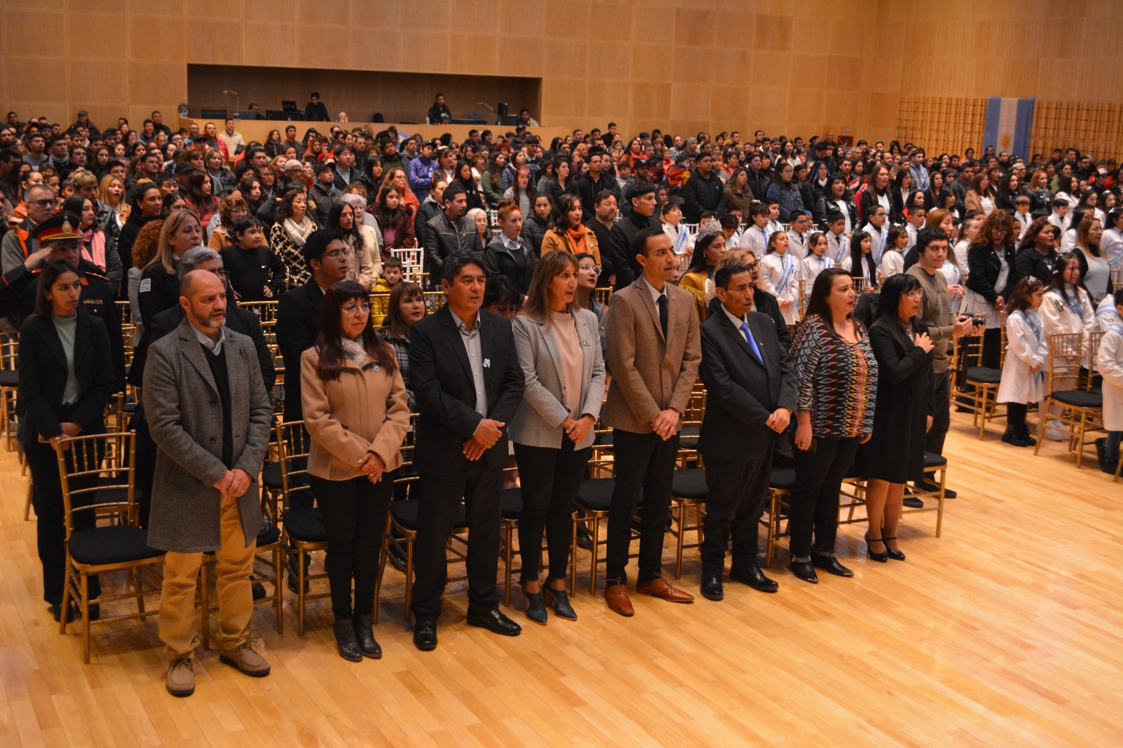 Cutral Co: escuelas realizaron su acto por el día de la bandera en el Centro Cultural thumbnail